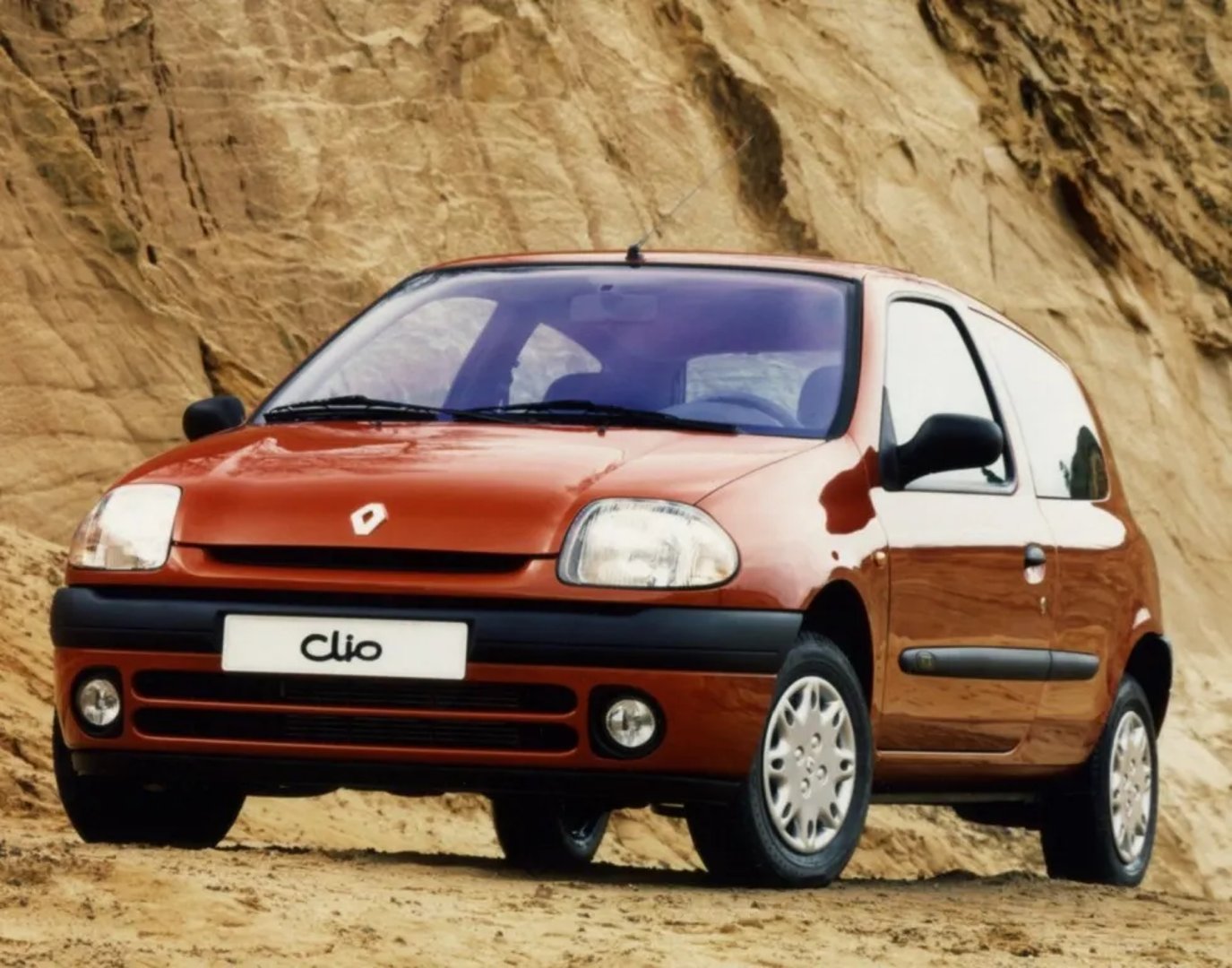Renault_Clio_2_generation__Mini_3-doors__3.jpg