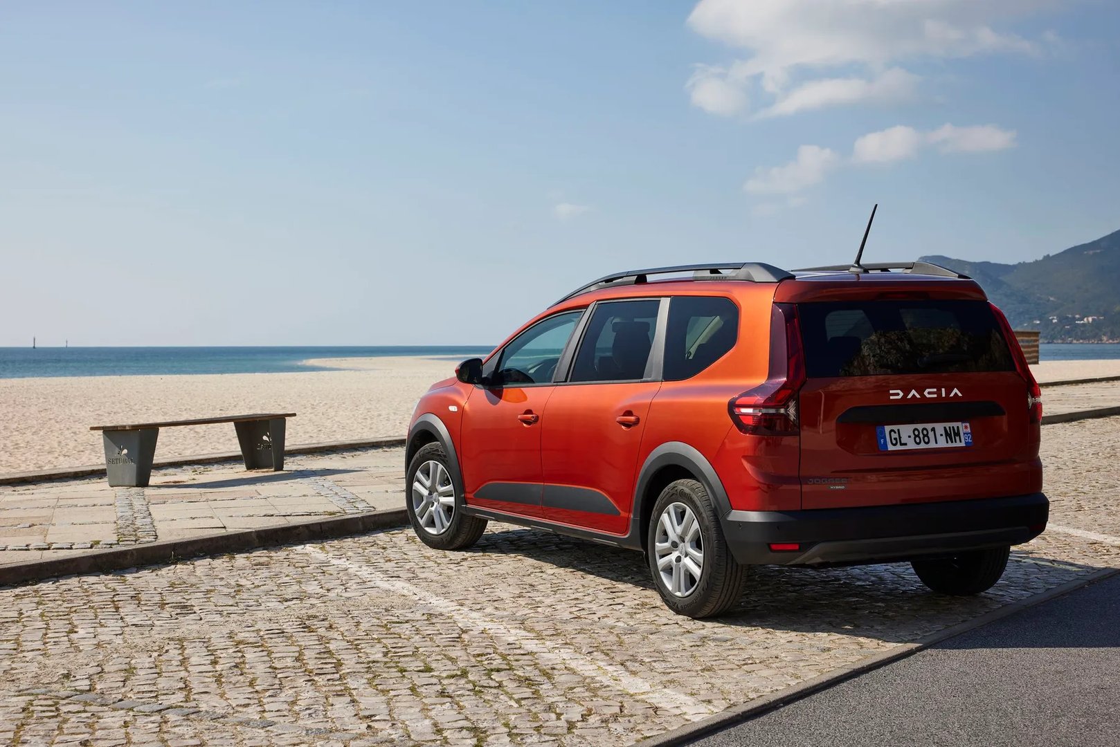 Dacia_Jogger_1_generation_restyling_1__Estate_5-door__5.jpg