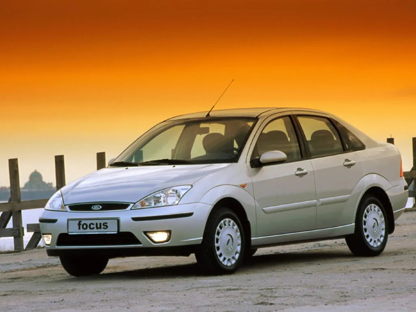 Ford_Focus_1_generation_restyling__Sedan__5.jpg