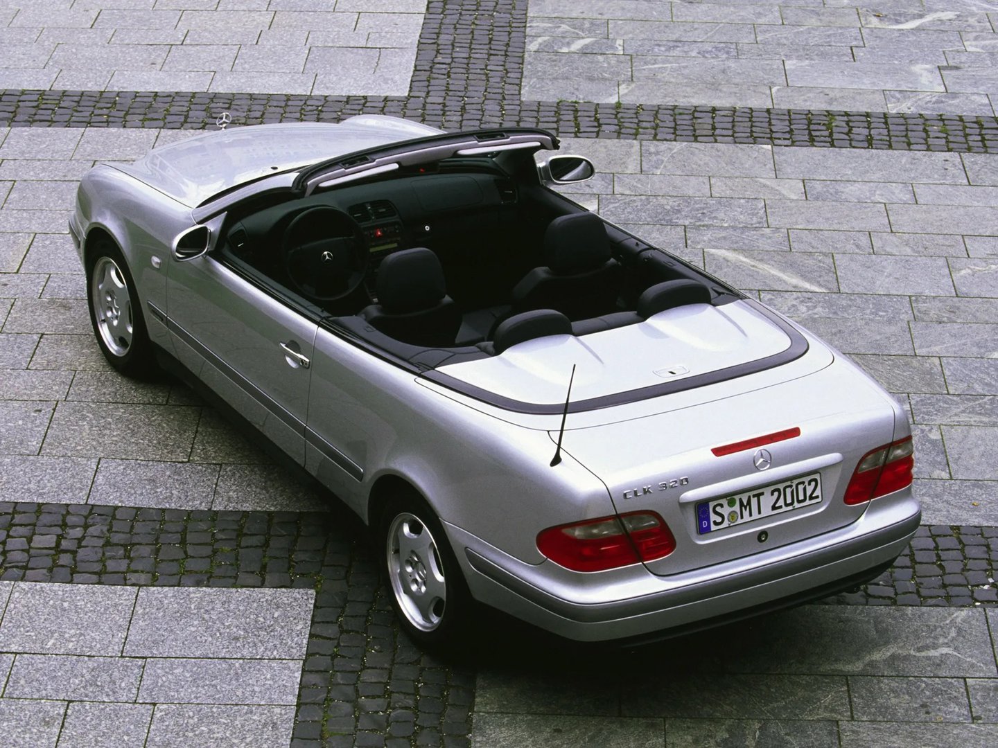 Mercedes_CLK-Class_1_generation__Cabrio__2.jpg
