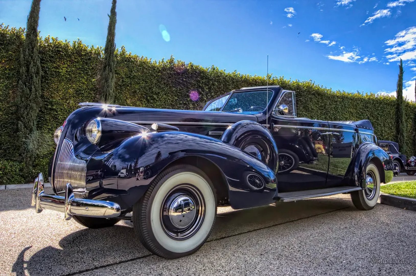 Buick_Roadmaster_2_generation__Phaeton__2.jpg