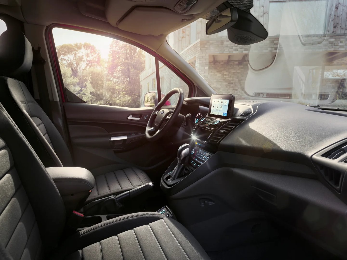 Ford_Tourneo_Connect_2_generation_restyling__Compact_Van__4.jpg