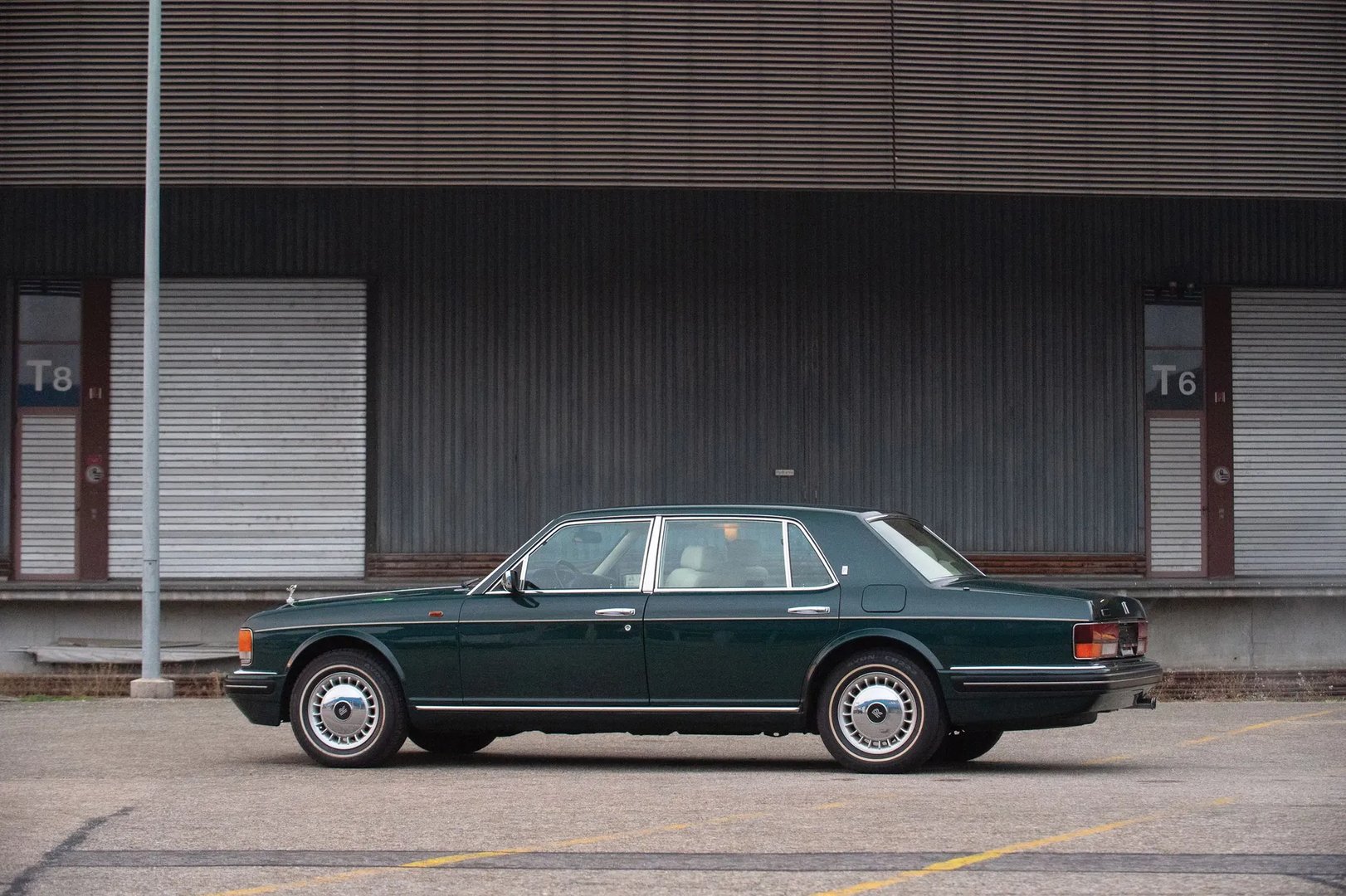 Rolls-Royce_Silver_Spur_4_generation__Sedan__6.jpg