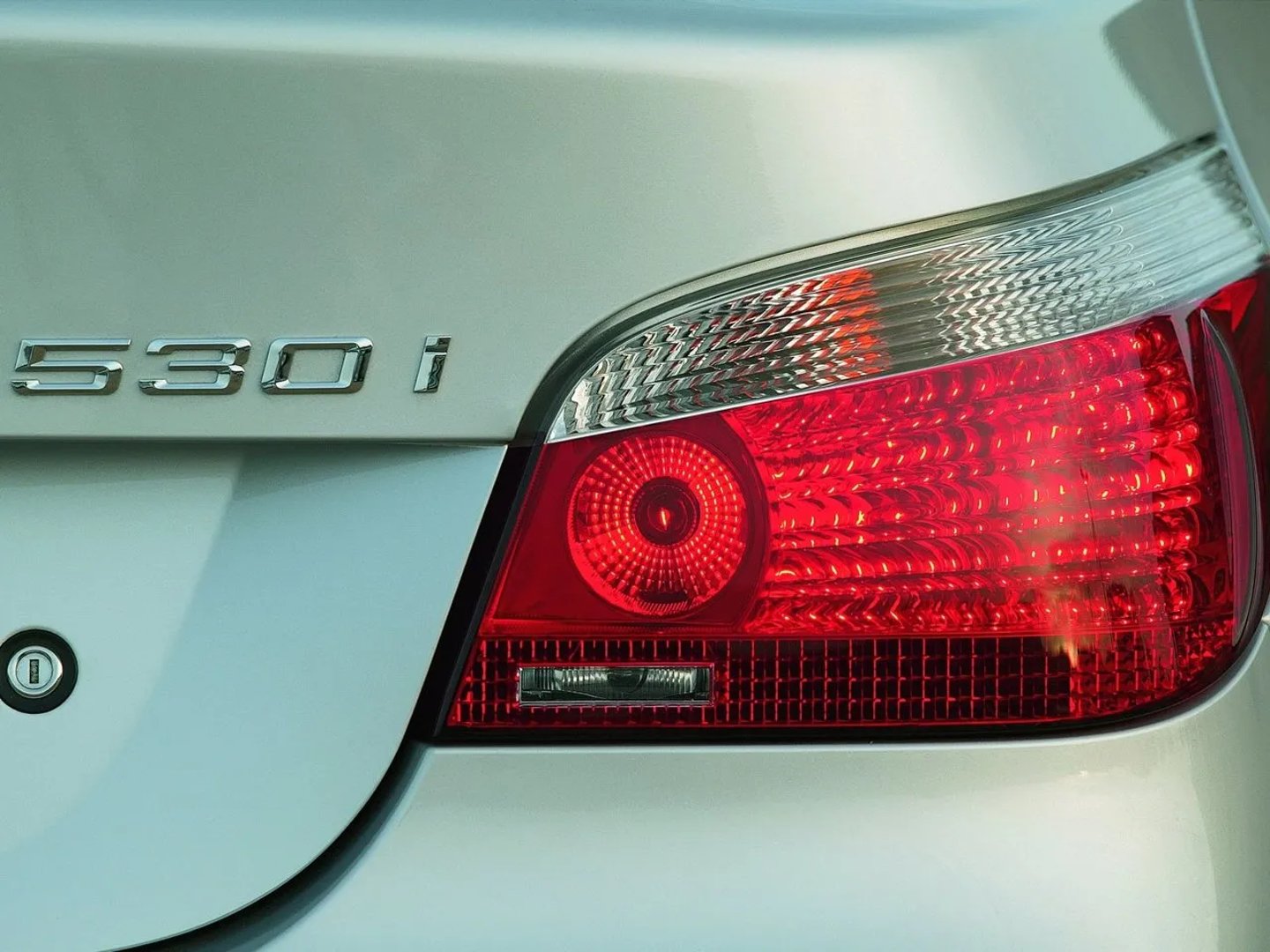 BMW_5_series_5_generation__Sedan__5.jpg