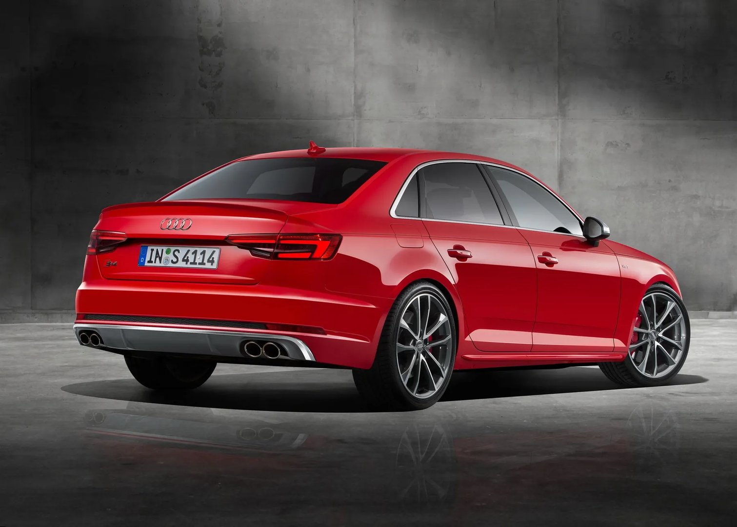 Audi_S4_5_generation__Sedan__9.jpg