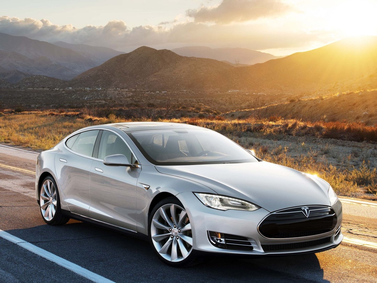 tesla_Model_S_1_generation__Liftback__26.jpg