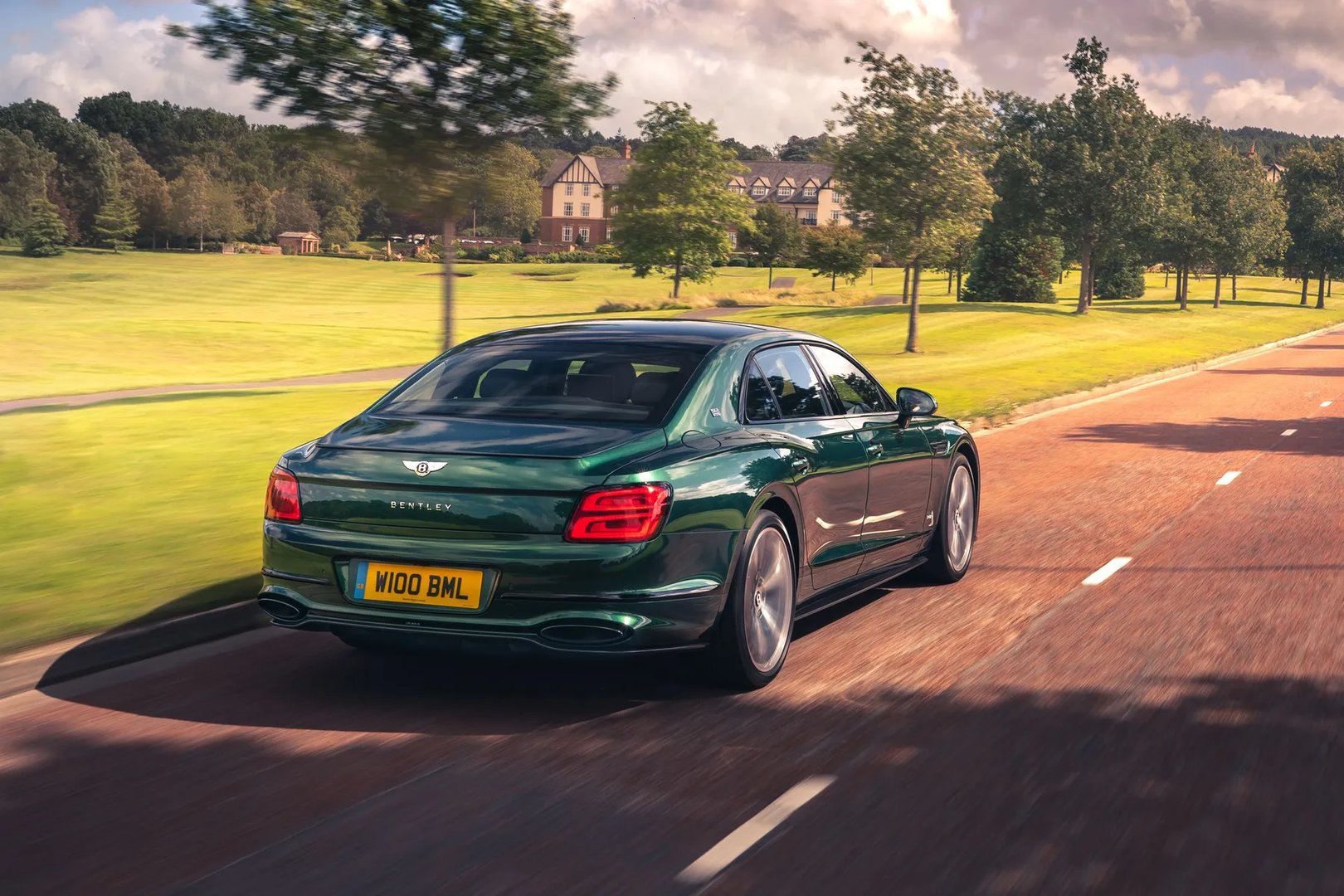 Bentley_Flying_Spur_3_generation__Sedan__1.jpg