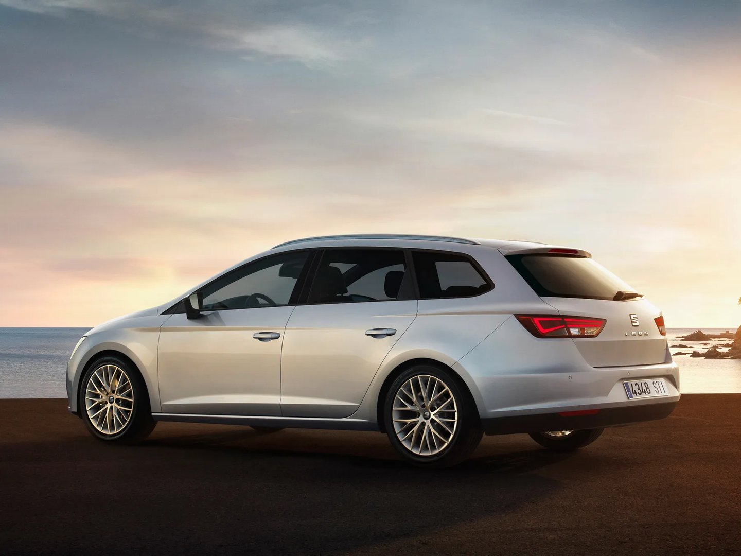 SEAT_Leon_3_generation__Estate_5-door__9.jpg