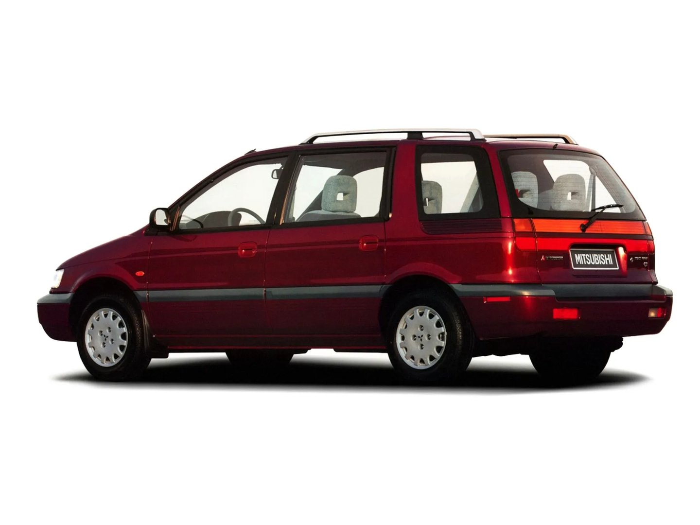 Mitsubishi_Space_Wagon_2_generation__Compact_Van__3.jpg