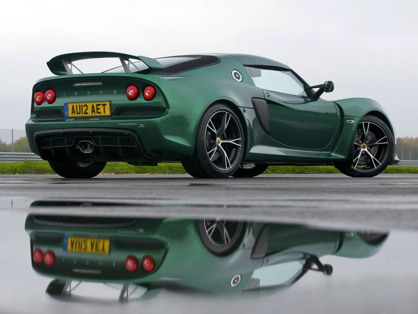Lotus_Exige_3_generation__Coupe__1.jpg