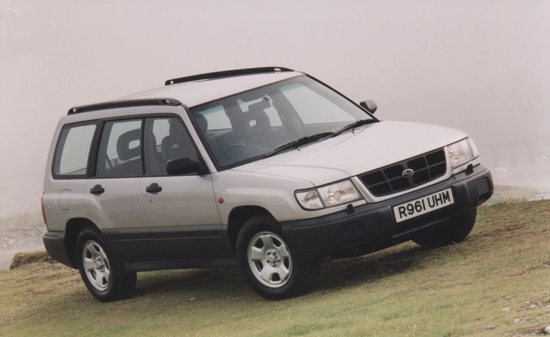 Subaru_Forester_1_generation__Estate_5-door__5.jpg