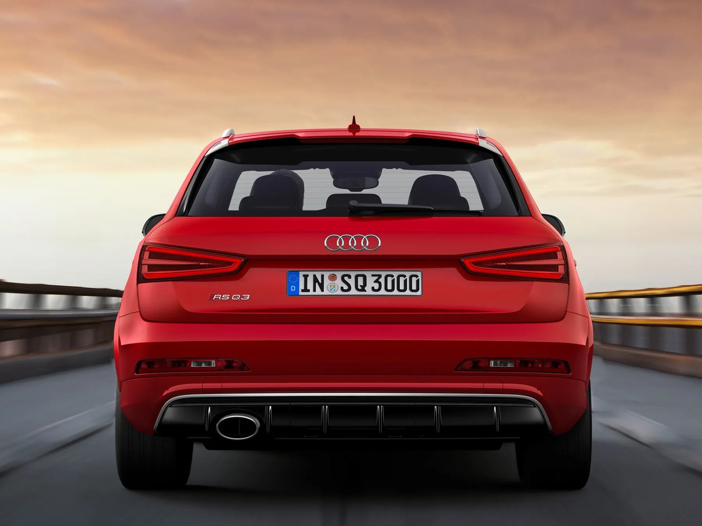 Audi_RS_Q3_1_generation__SUV_5-doors__5.jpg