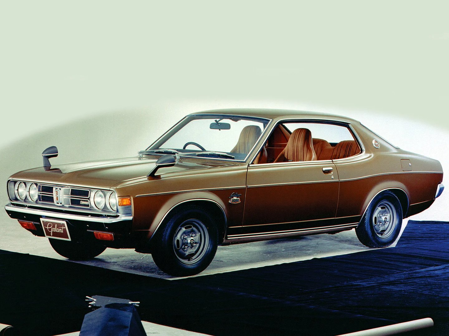 Mitsubishi_Galant_2_generation__Coupe__4.jpg