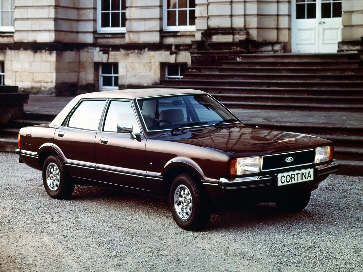 Ford_Cortina_4_generation__Sedan__1.jpg
