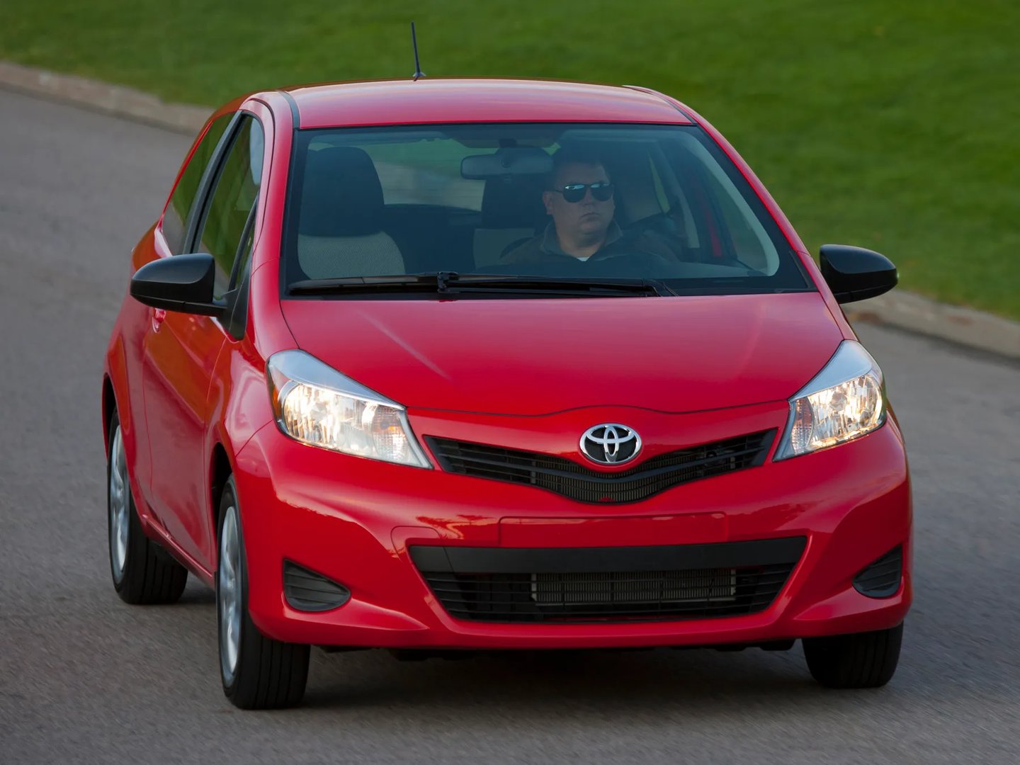 Toyota_Yaris_3_generation__Mini_3-doors__10.jpg