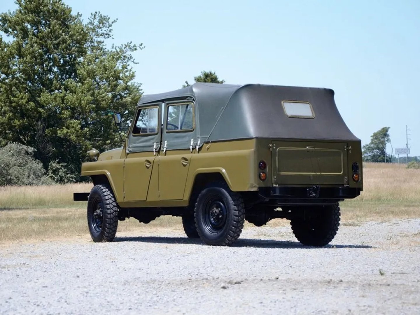 baic_BJ212_1_generation__SUV_cabriolet__1.jpg
