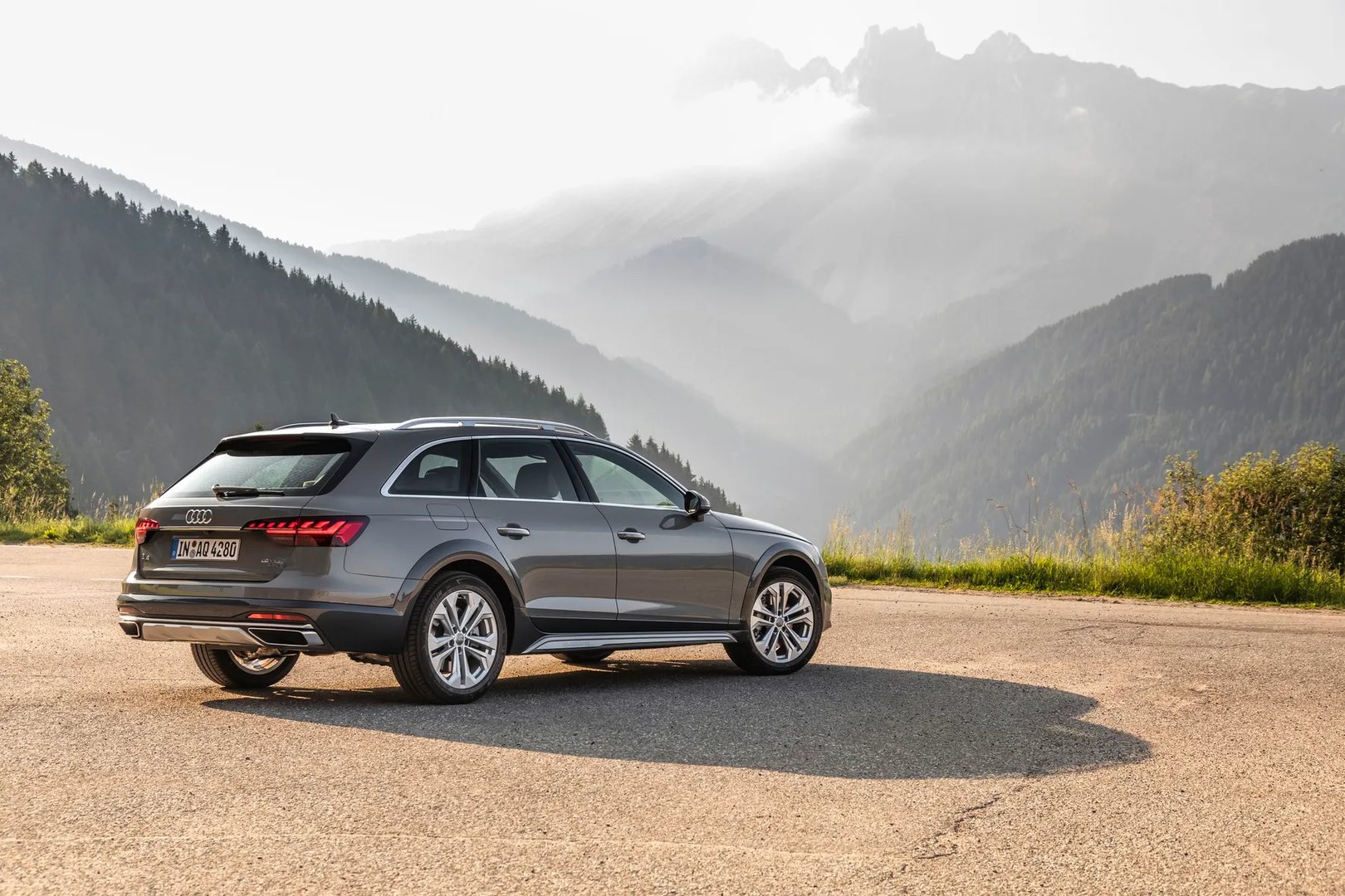 Audi_A4_allroad_2_generation_restyling__Estate_5-door__2.jpg