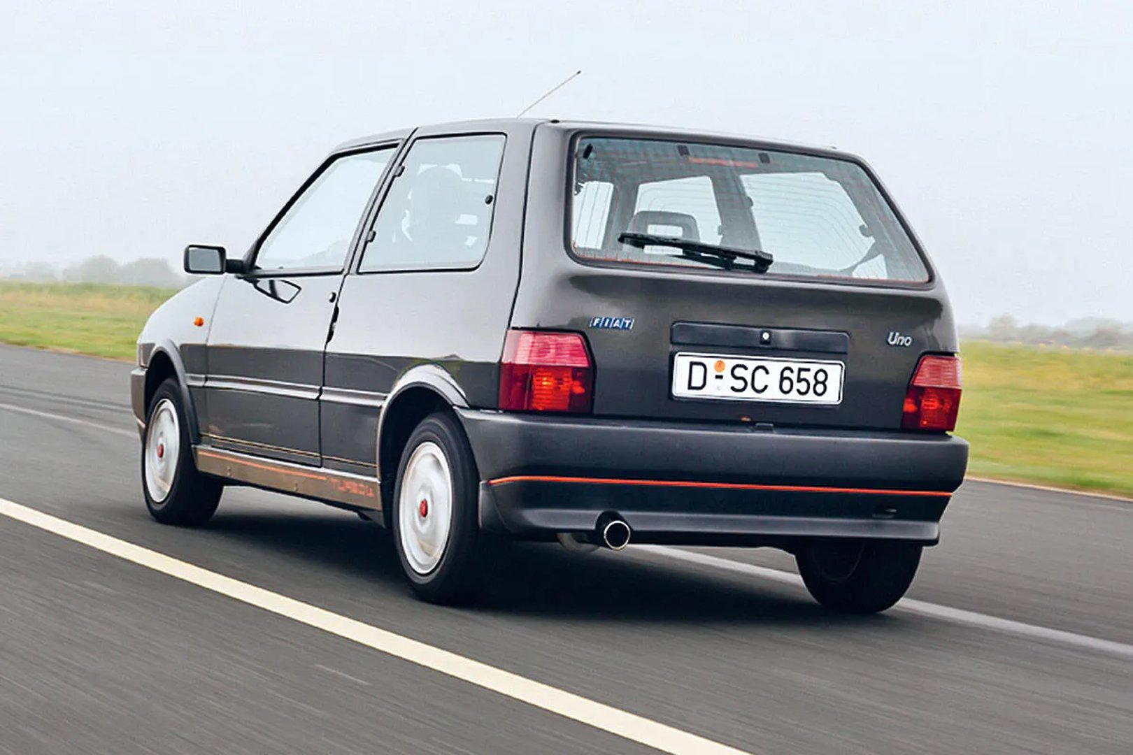 Fiat_Uno_1_generation_restyling__Mini_3-doors__1.jpg