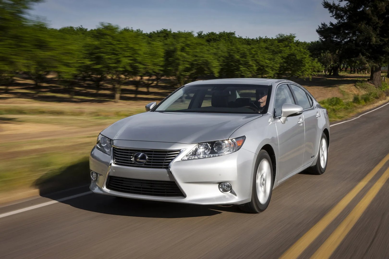 Lexus_ES_6_generation__Sedan__5.jpg