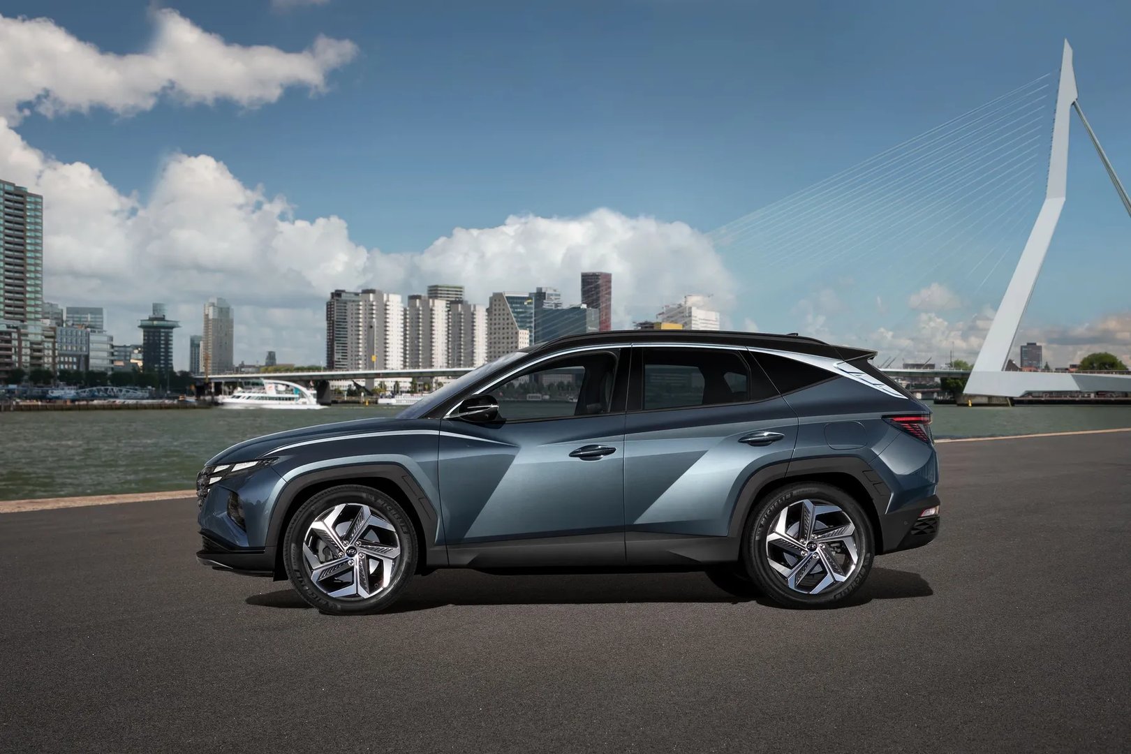 Hyundai_Tucson_4_generation__SUV_5-doors__3.jpg