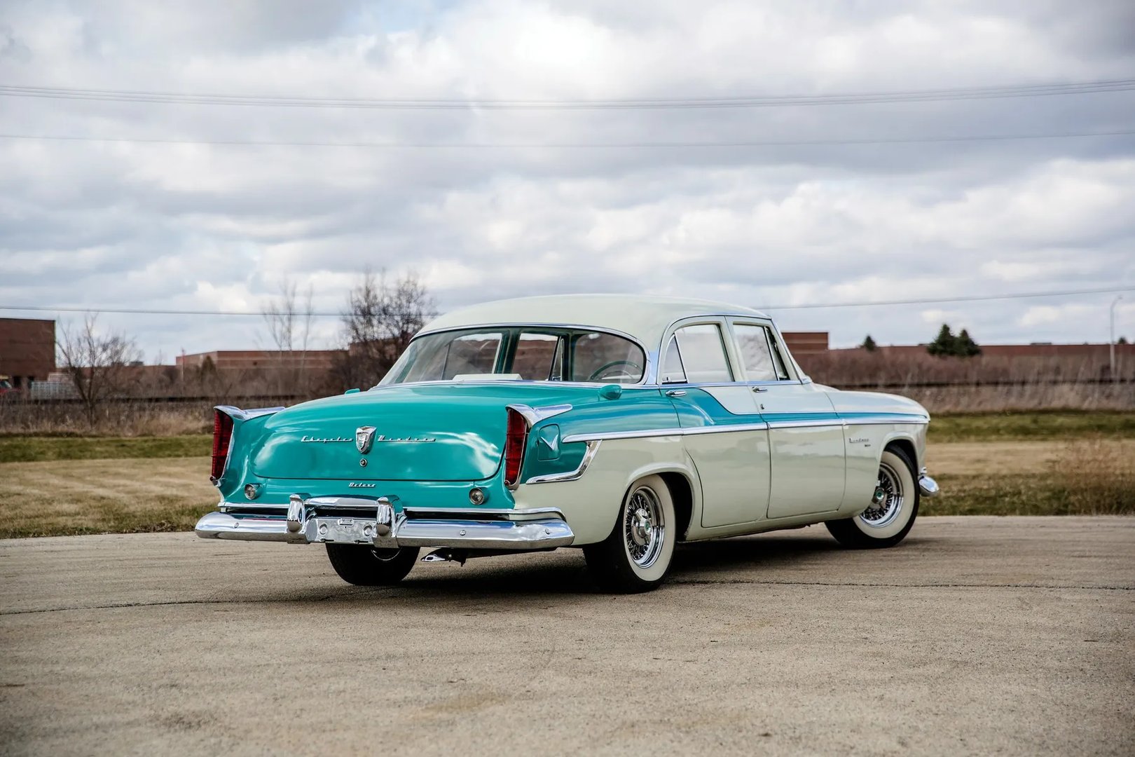 Chrysler_Windsor_5_generation__Sedan__3.jpg