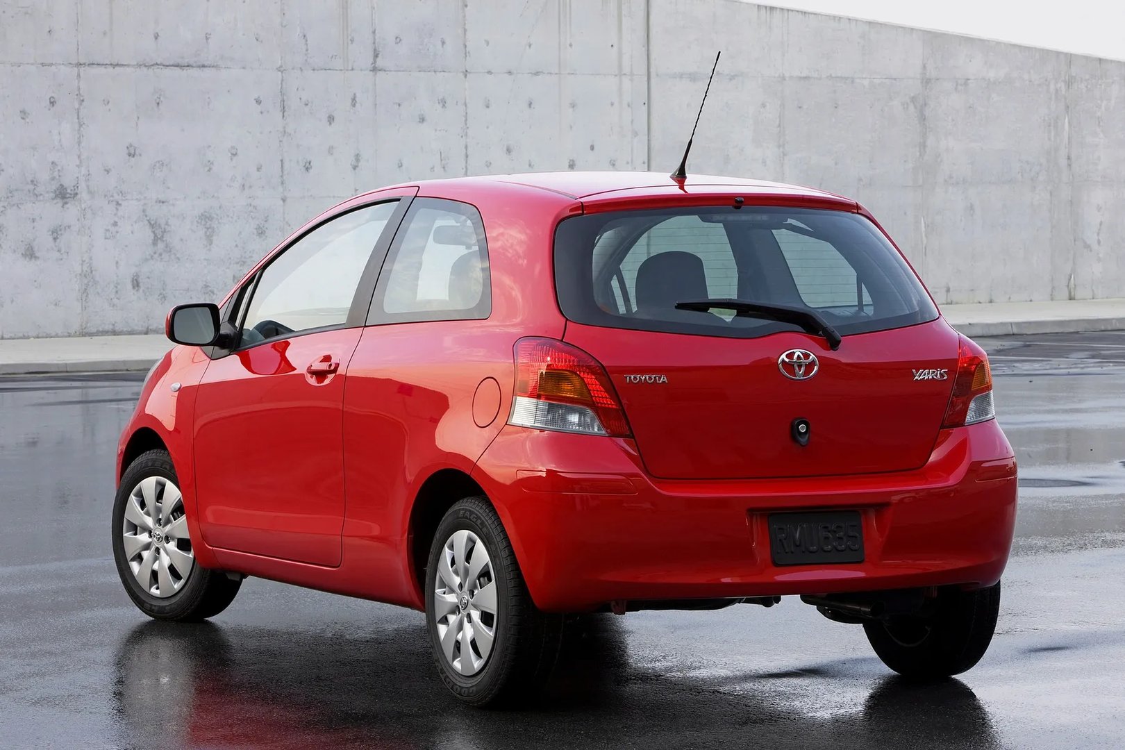 Toyota_Yaris_2_generation_restyling__Mini_3-doors__6.jpg
