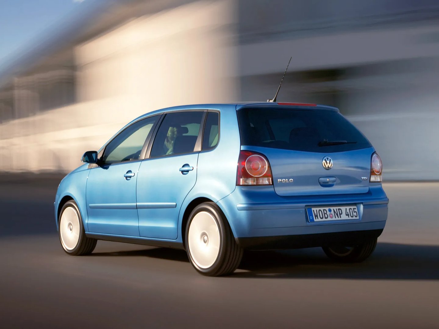Volkswagen_Polo_4_generation_restyling__Mini_5-doors__2.jpg