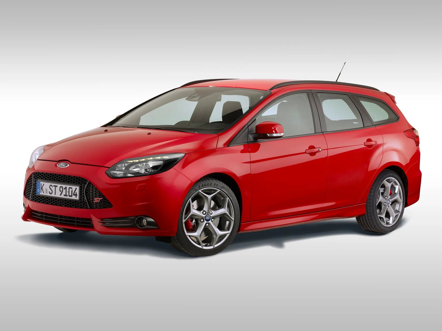 Ford_Focus_ST_3_generation__Estate_5-door__5.jpg