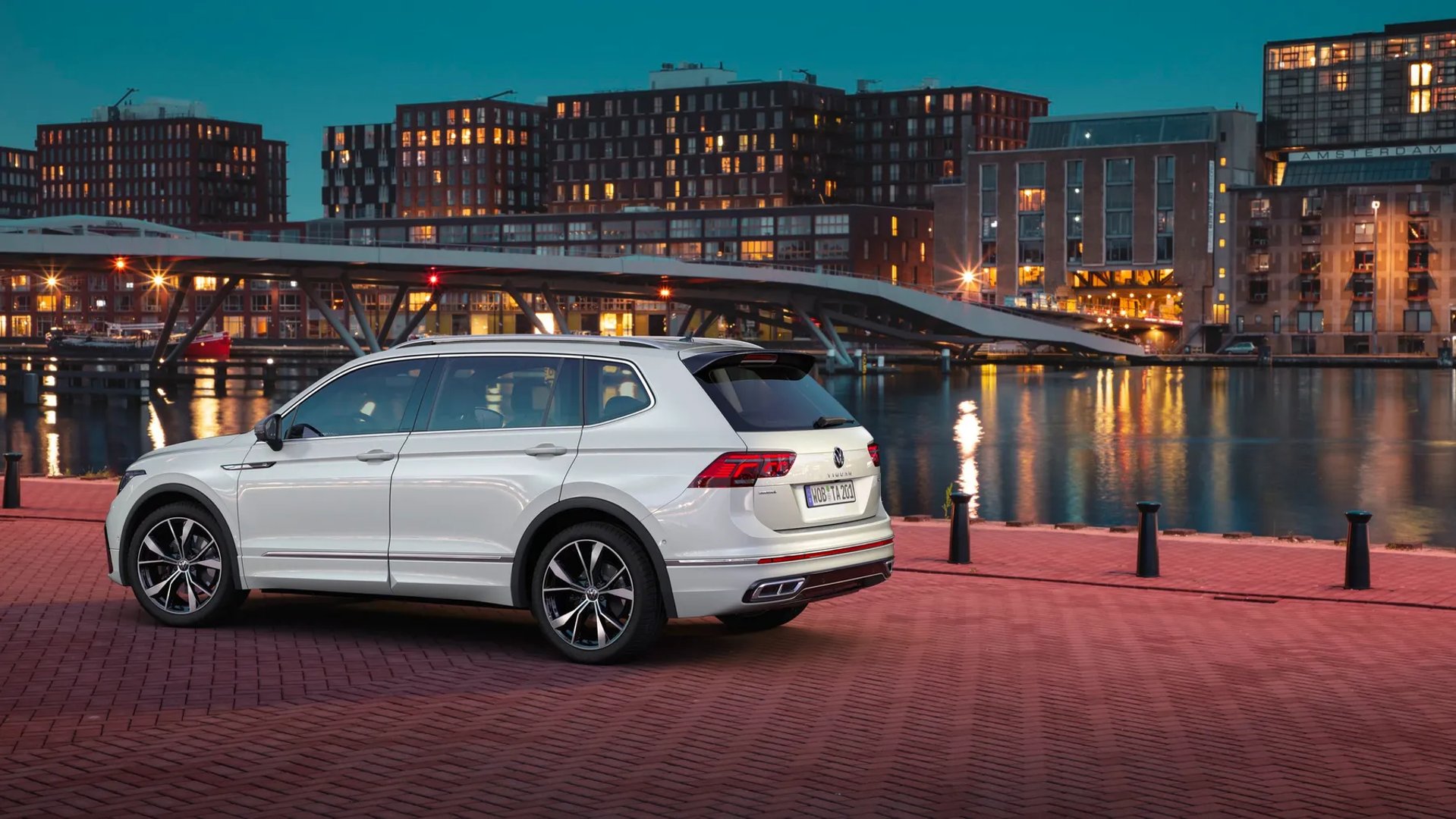 Volkswagen_Tiguan_Allspace_2_generation_restyling__SUV_5-doors__8.jpg