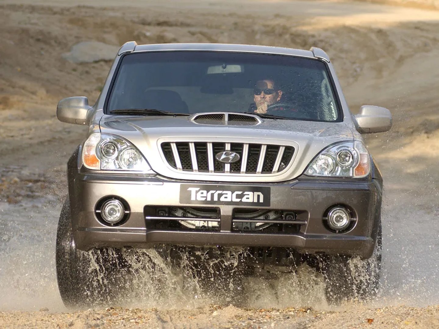 Hyundai_Terracan_1_generation__SUV_5-doors__4.jpg