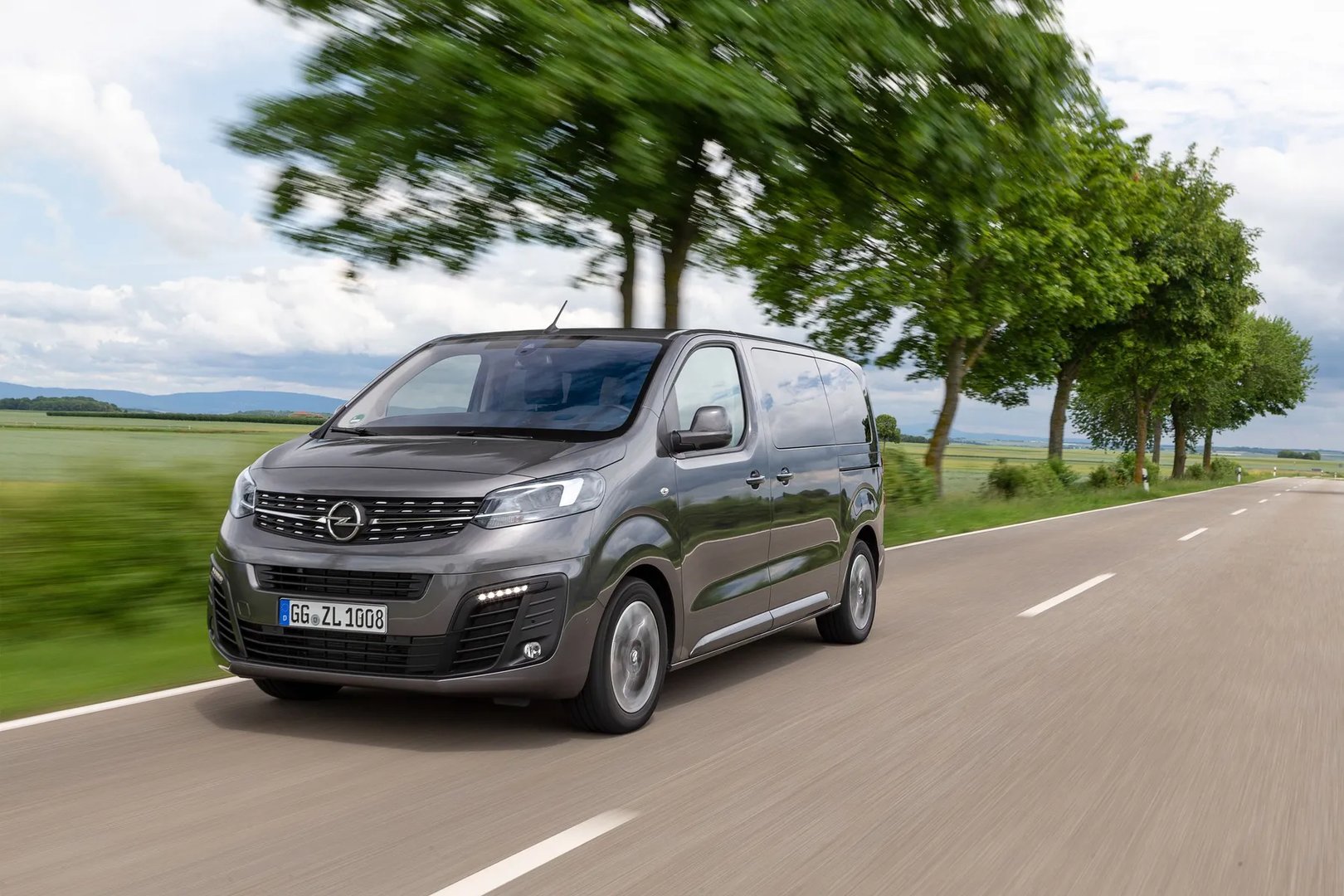 Opel_Zafira_Life_1_generation__Minivan__12.jpg