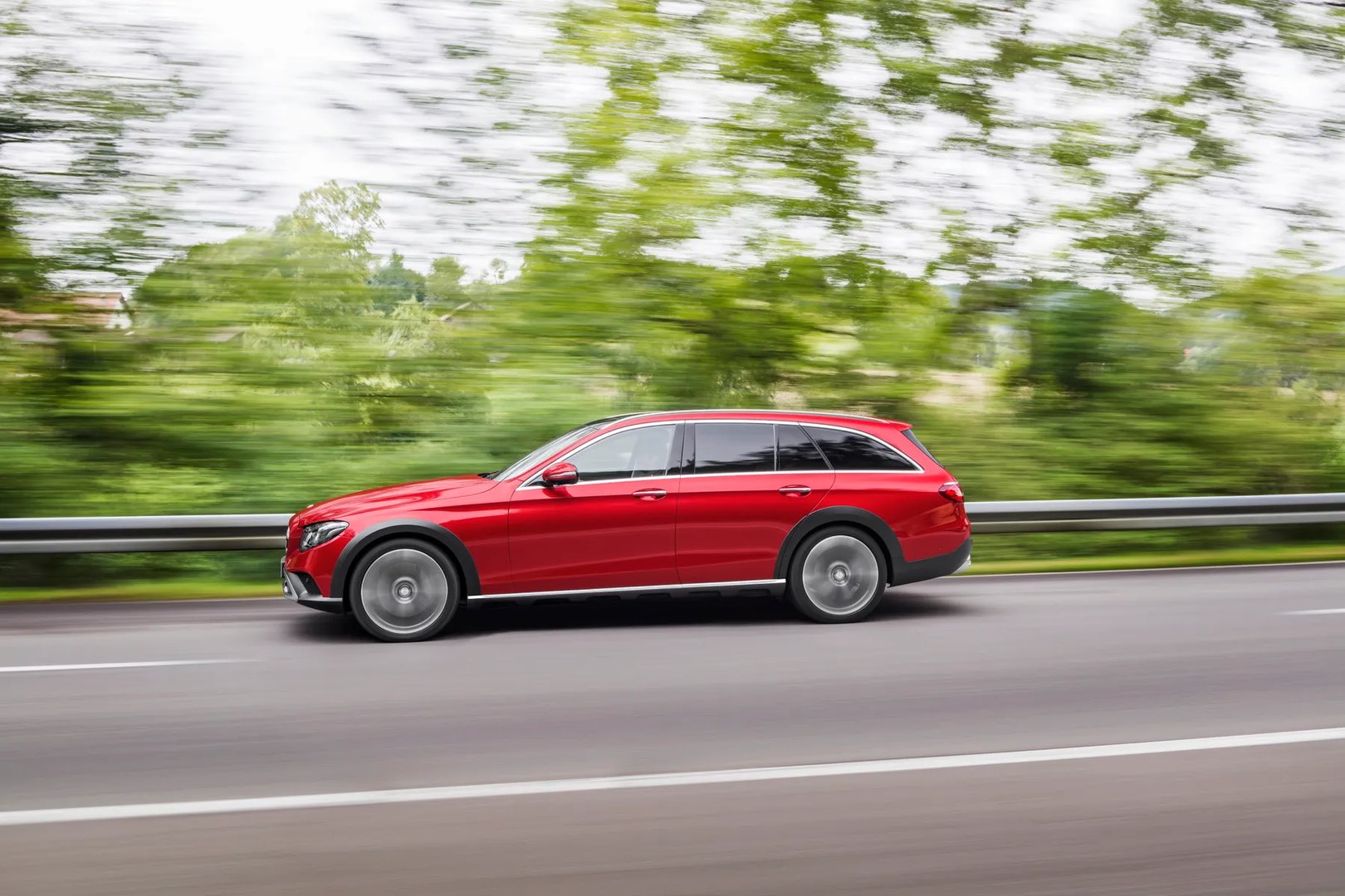 Mercedes_E-Class_5_generation__Estate_5-door__8.jpg