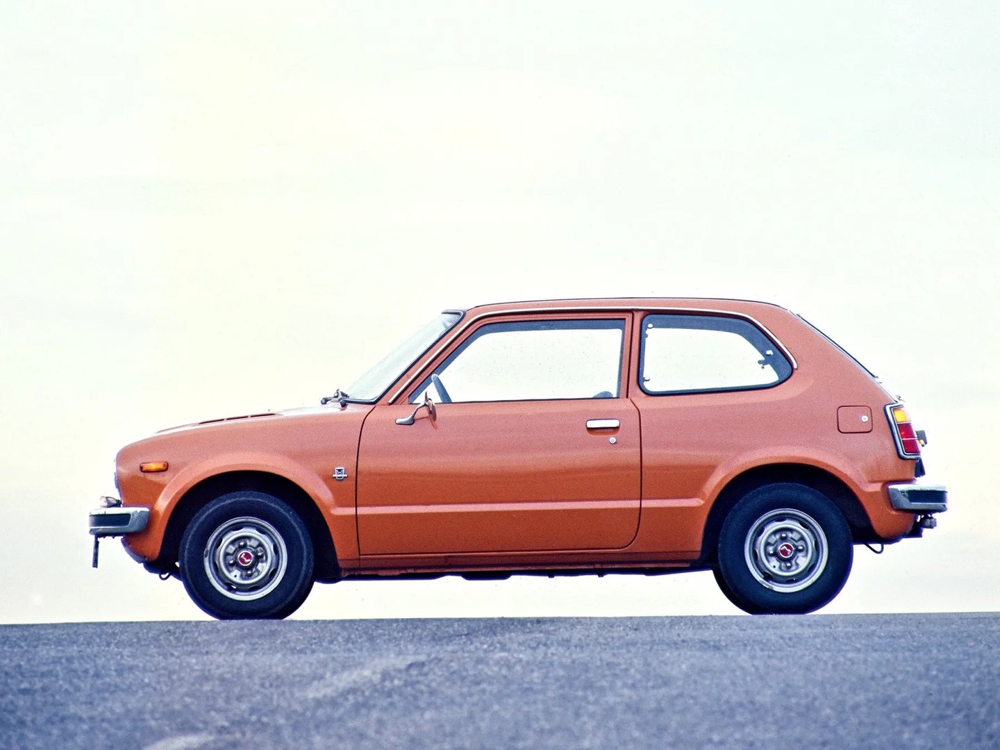 Honda_Civic_(USA)_1_generation__Mini_3-doors__3.jpg