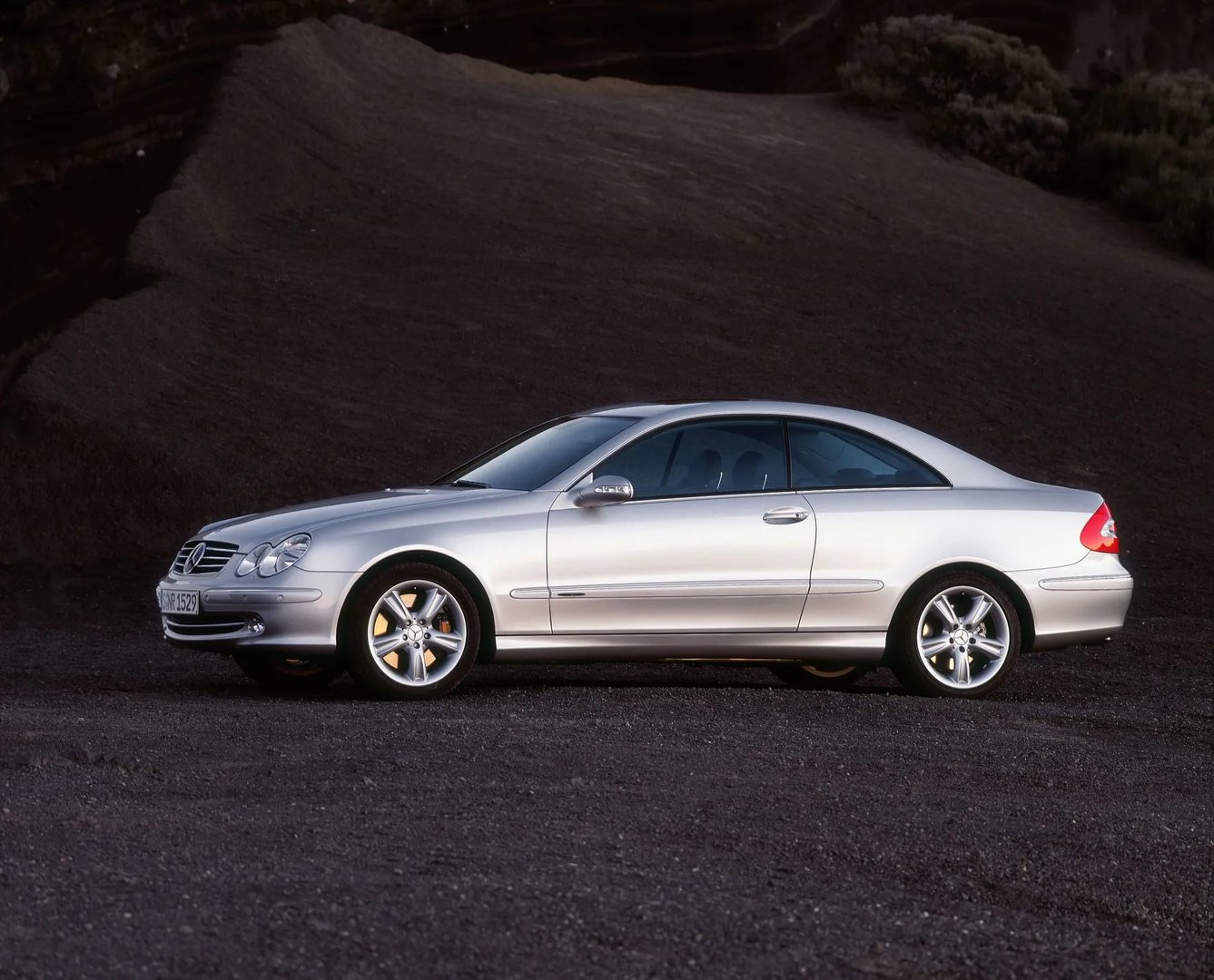 Mercedes_CLK-Class_2_generation__Coupe_Hardtop__7.jpg