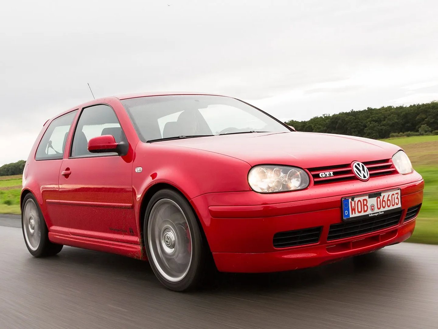 Volkswagen_Golf_GTI_4_generation__Hatchback_3-door__4.jpg