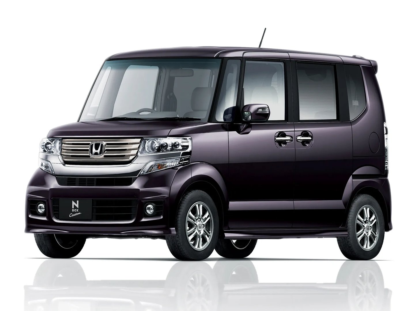 1 generation, restyling 