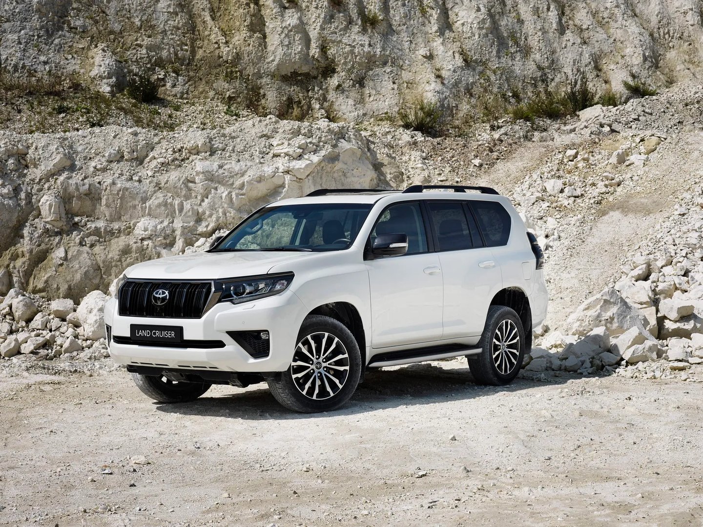 Toyota_Land_Cruiser_4_generation_restyling_3__SUV_5-doors__4.jpg