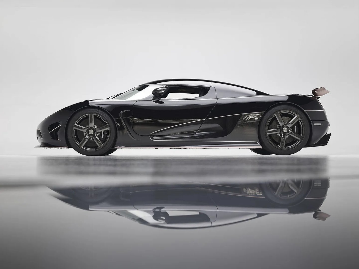 Koenigsegg_Agera_S_1_generation__Coupe__1.jpg