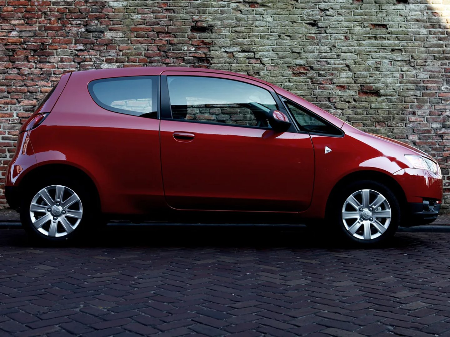 Mitsubishi_Colt_6_generation_restyling__Mini_3-doors__2.jpg