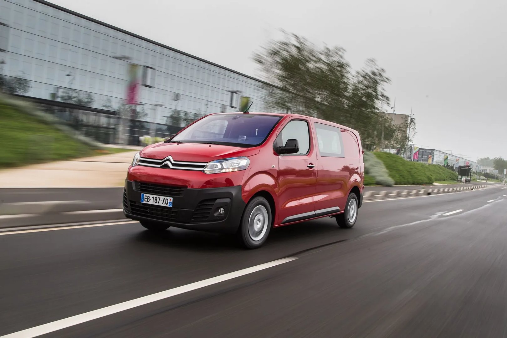 Citroen_Jumpy_3_generation__Minivan__7.jpg