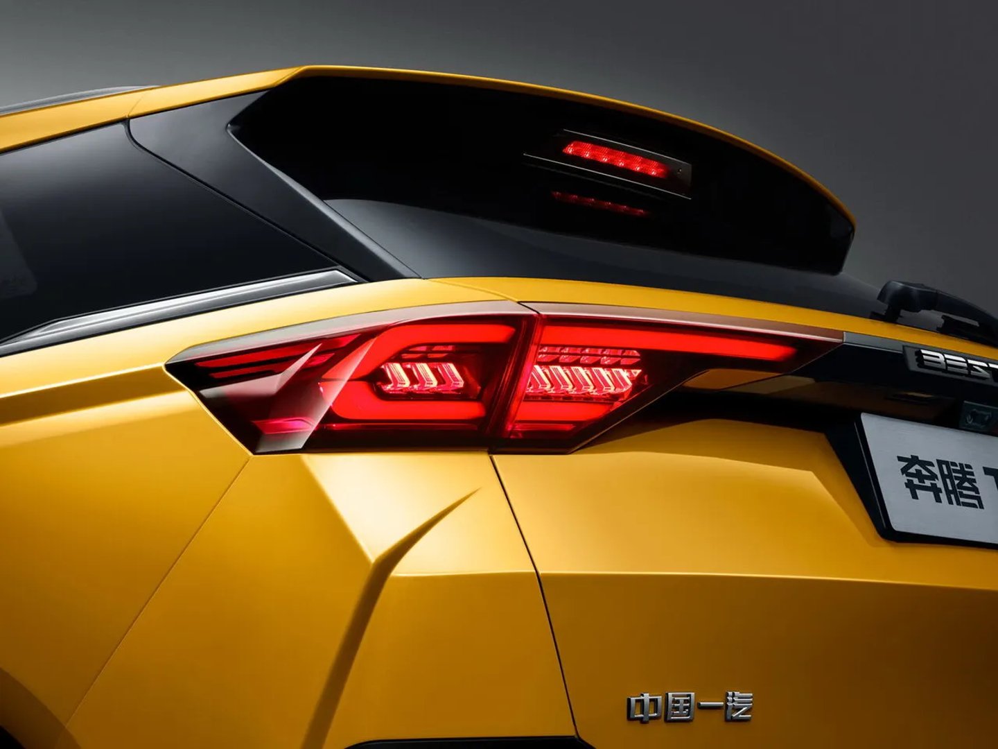 FAW_Bestune_T77_1_generation__SUV_5-doors__9.jpg