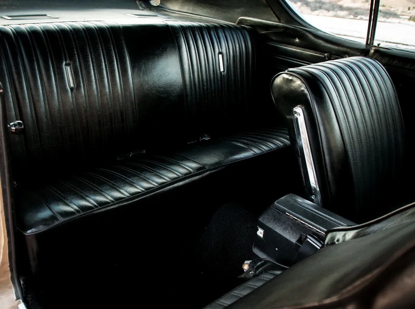 Ford_Fairlane_6_generation__Fastback__9.jpg