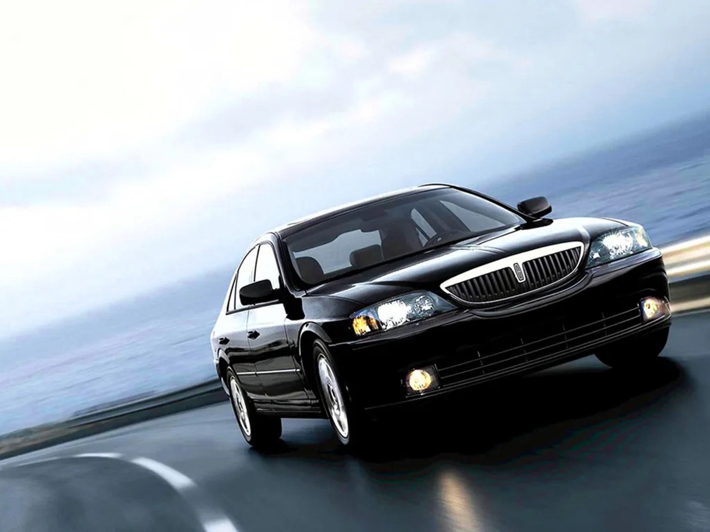 Lincoln_LS_1_generation_restyling__Sedan__1.jpg