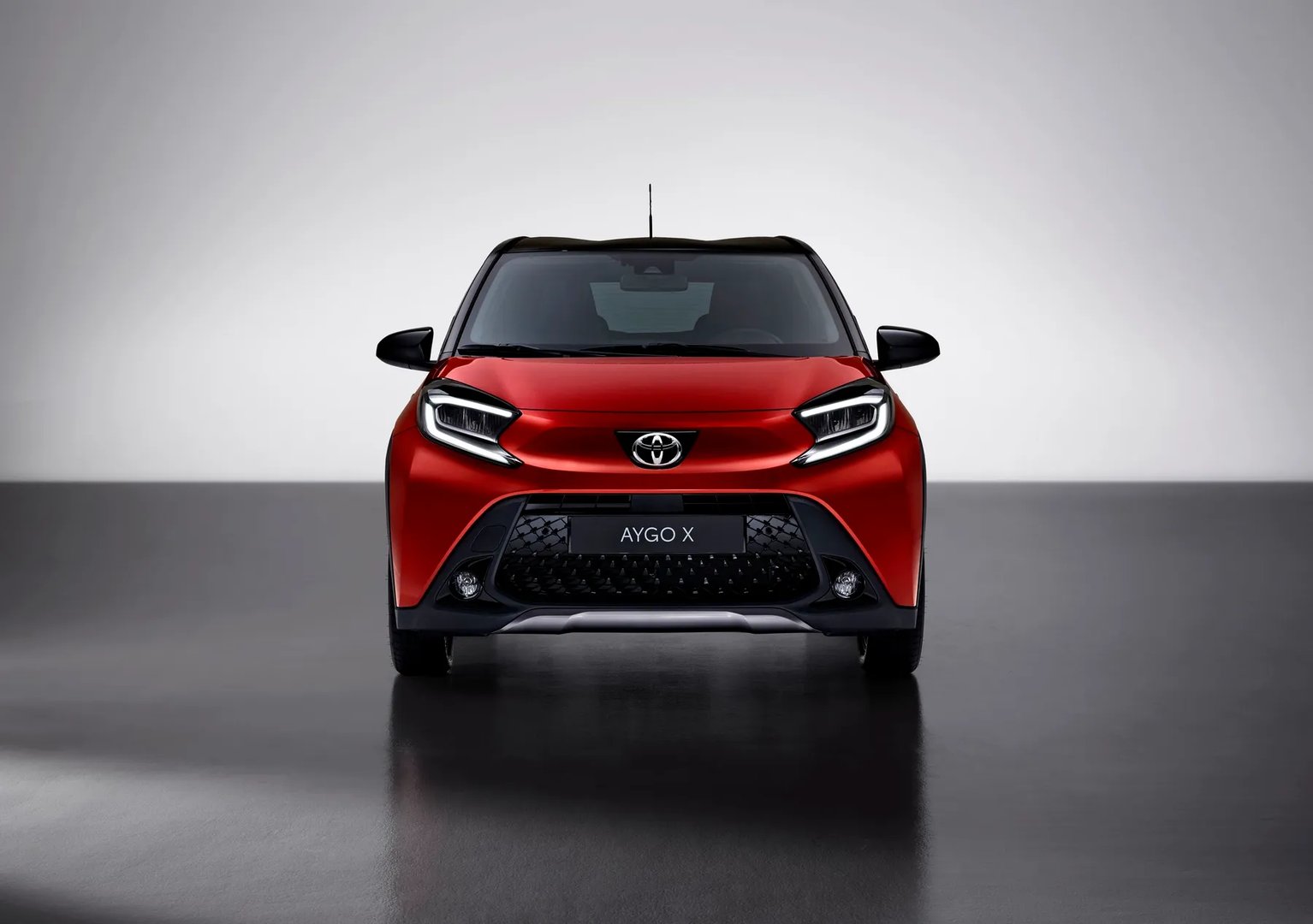 Toyota_Aygo_3_generation__Mini_5-doors__8.jpg