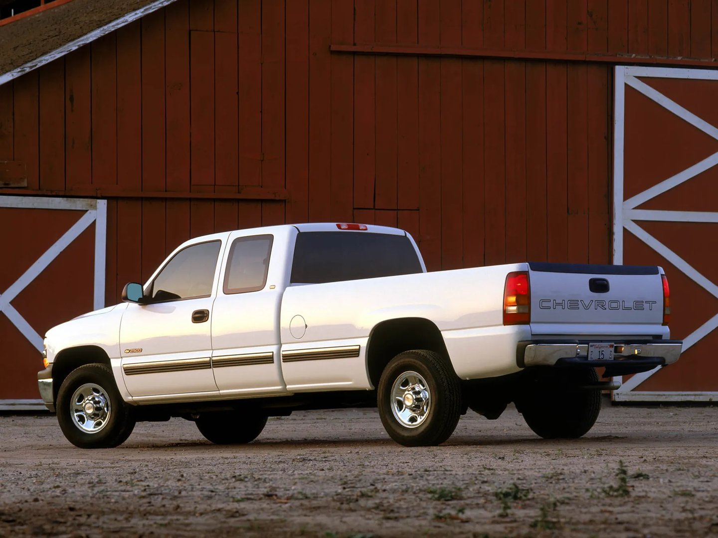 Chevrolet_Silverado_1_generation__Pickup_1.5-cab__7.jpg
