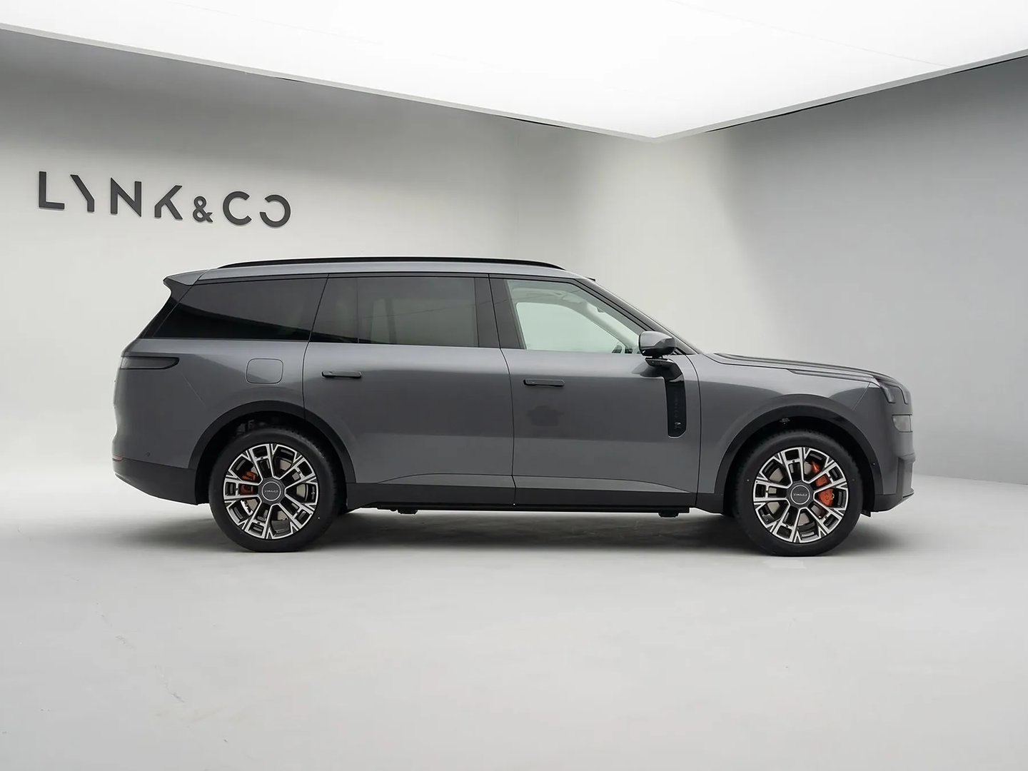 lynkco_900_1_generation__SUV_5-doors__4.jpg