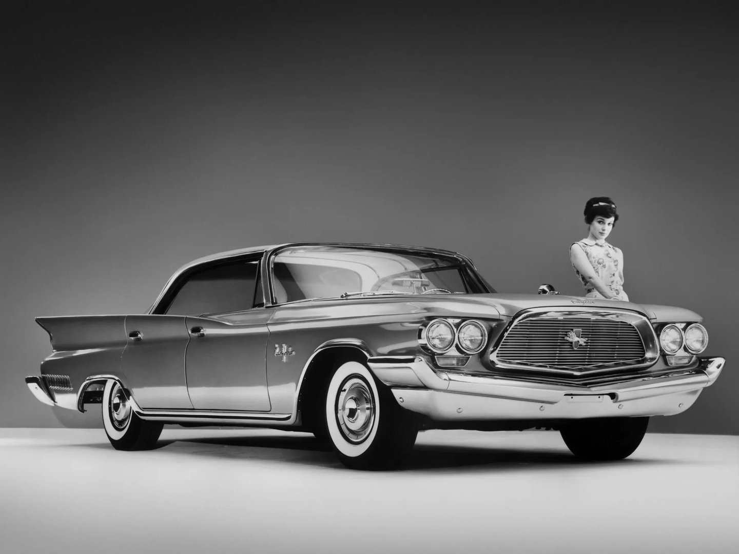 Chrysler_New_Yorker_6_generation__Sedan_Hardtop__4.jpg