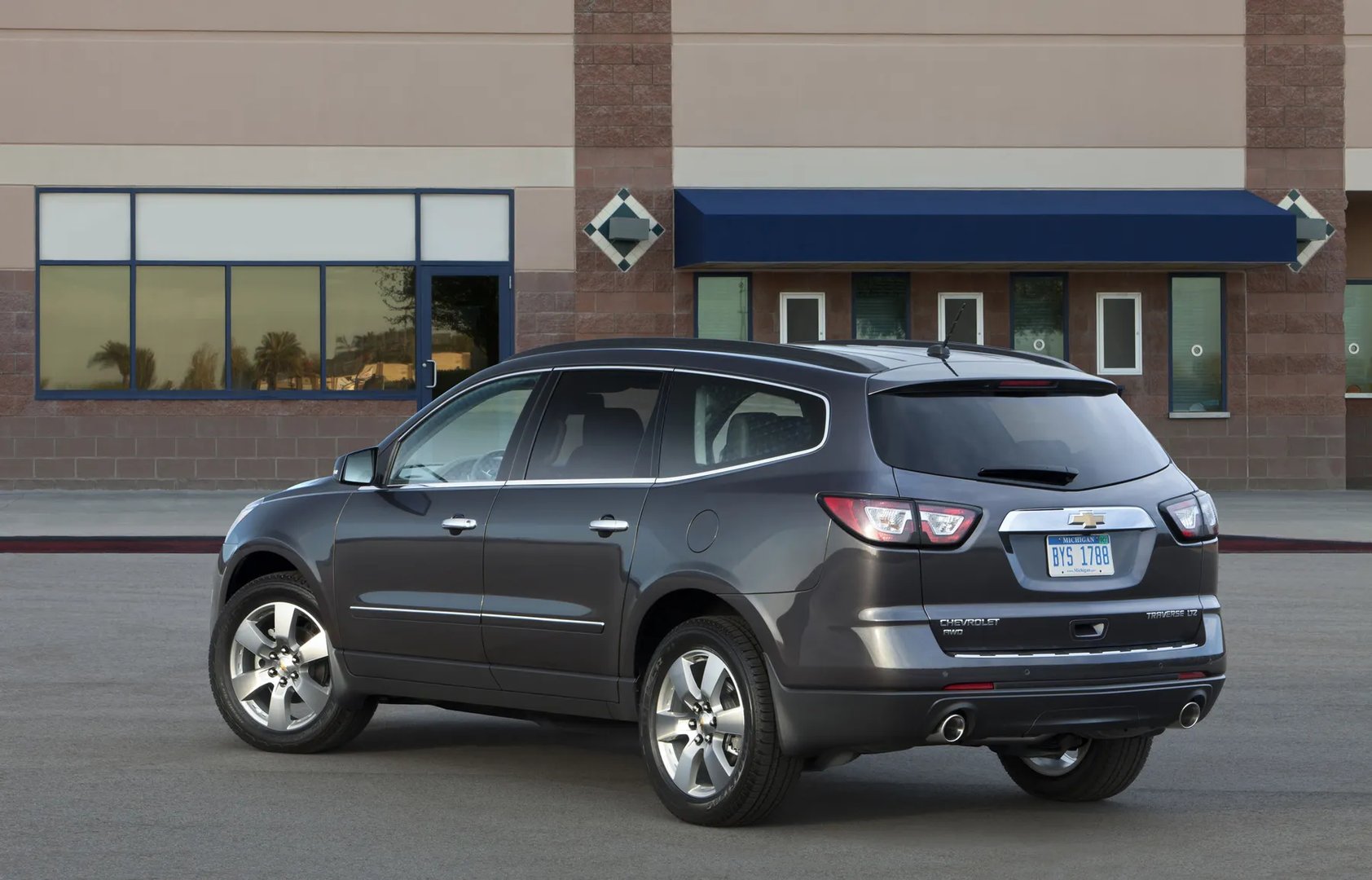 Chevrolet_Traverse_1_generation_restyling__SUV_5-doors__5.jpg
