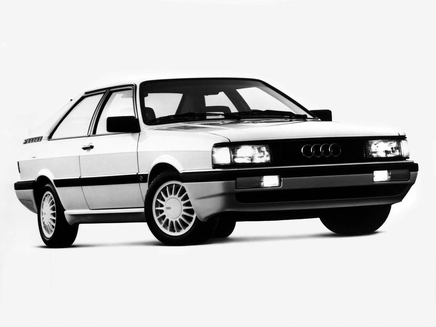 Audi_Coupe_1_generation_restyling__Coupe__4.jpg
