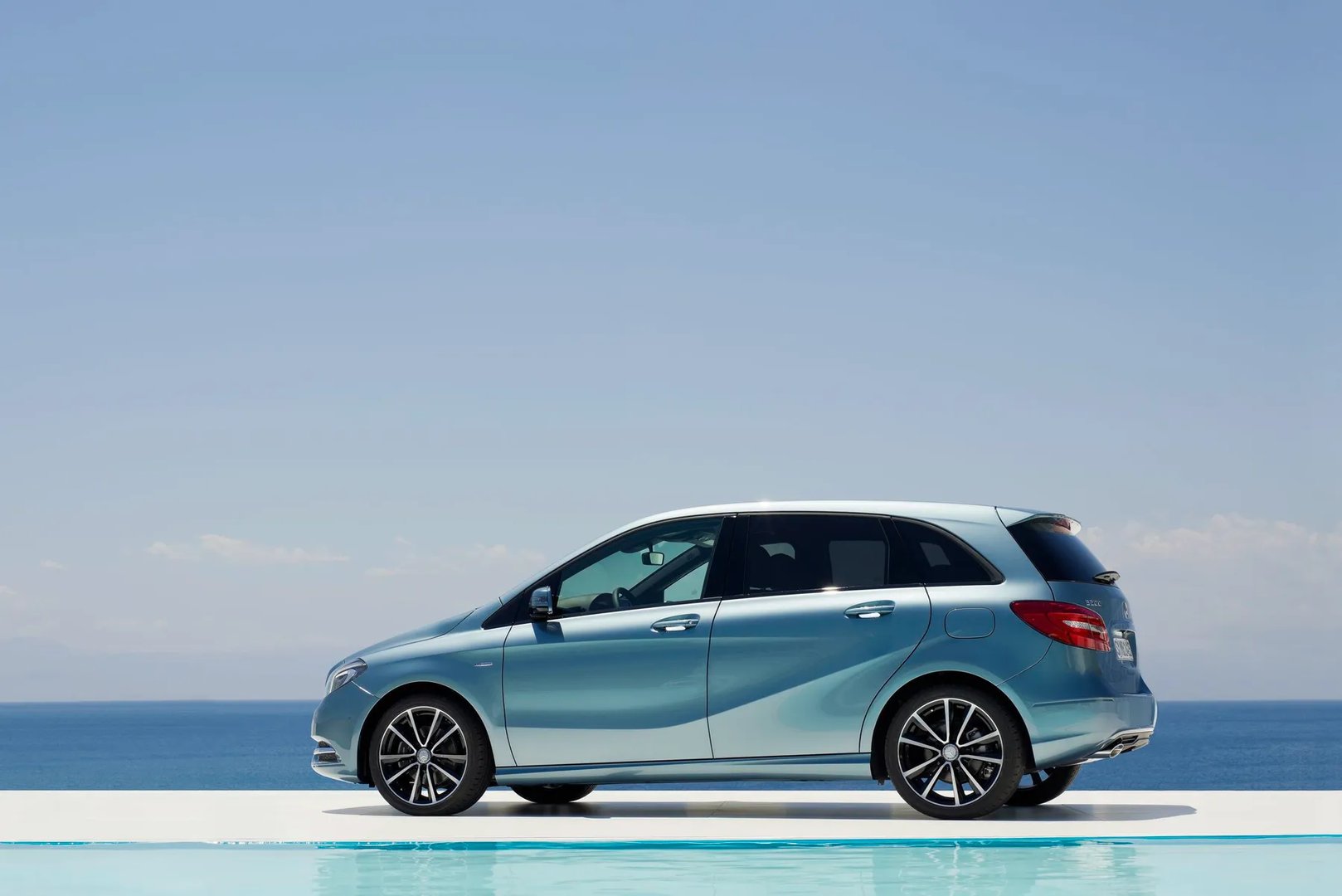 Mercedes_B-Class_2_generation__Hatchback_5-door__13.jpg